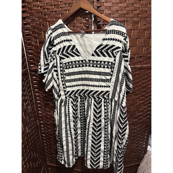 Old Navy White Black Aztec Print Peasant Boho Mini Dress 3X Plus Size - Picture 1 of 11